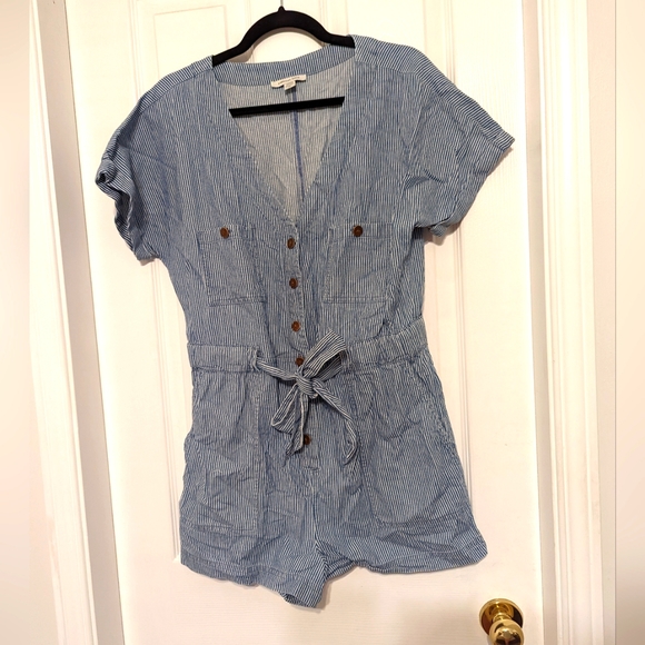 American eagle pin stripe romper - Picture 1 of 4